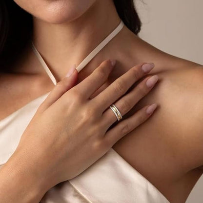 Solstrimma – Elegant guldring med glittrande kristallkanter