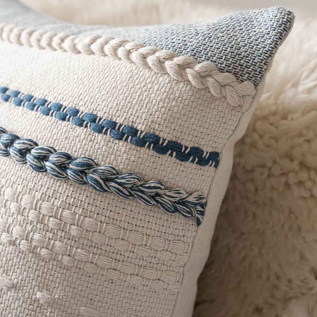 Nordisk Harmoni – Texturerat dekorationskuddfodral i beige och blått